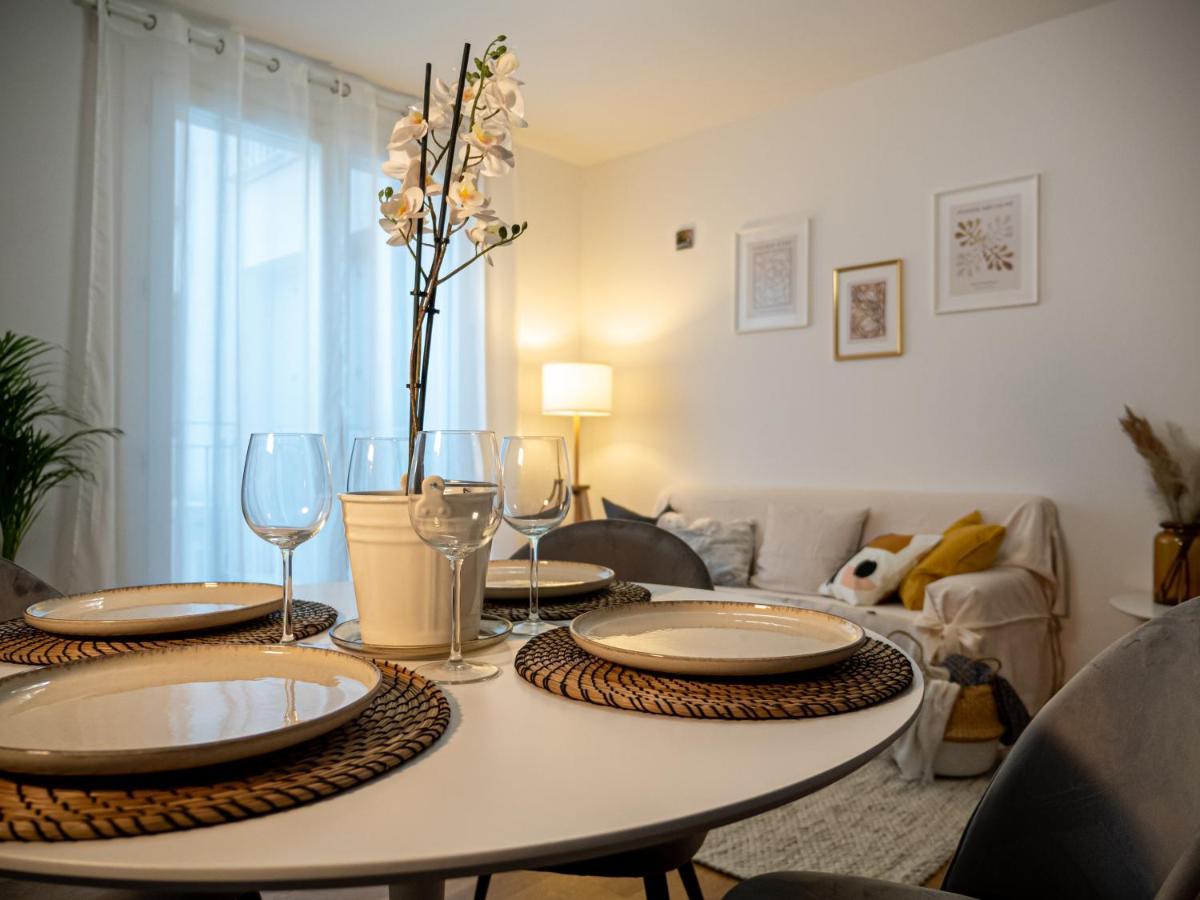 Maison Blanche: Appartamento Elegante Con Parcheggio Privato Mantova Exterior photo