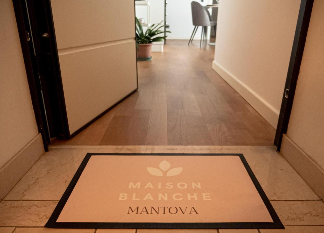 Maison Blanche: Appartamento Elegante Con Parcheggio Privato Mantova Exterior photo